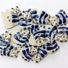 Load image into Gallery viewer, x50 Blue Smiling Cat Buttons