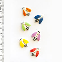 Load image into Gallery viewer, L014 Bee Buttons