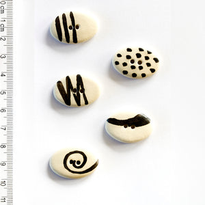 L280 Geometric Oval Buttons