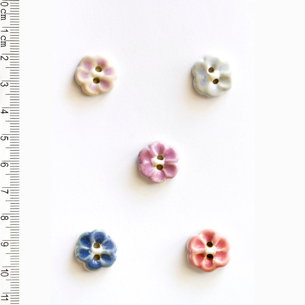 L572 Pastel Flower Buttons