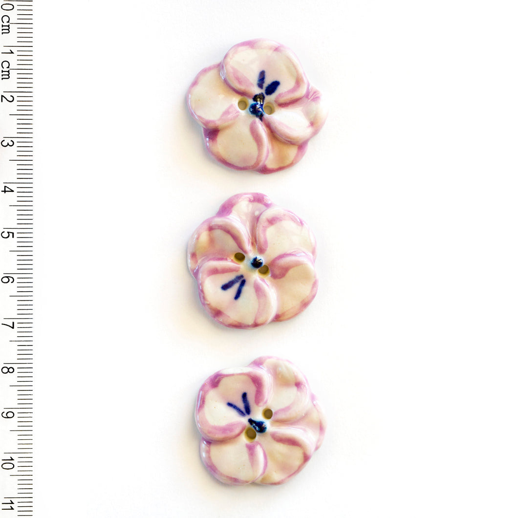 L100 Flower Buttons