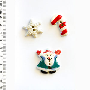L439 Christmas Buttons