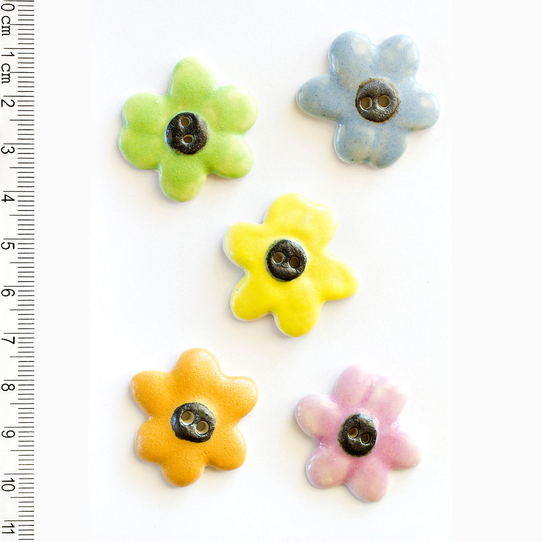 L091 Flowers Buttons